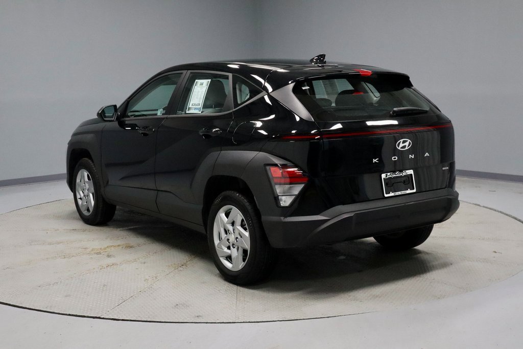 Certified 2024 Hyundai Kona SE image 9