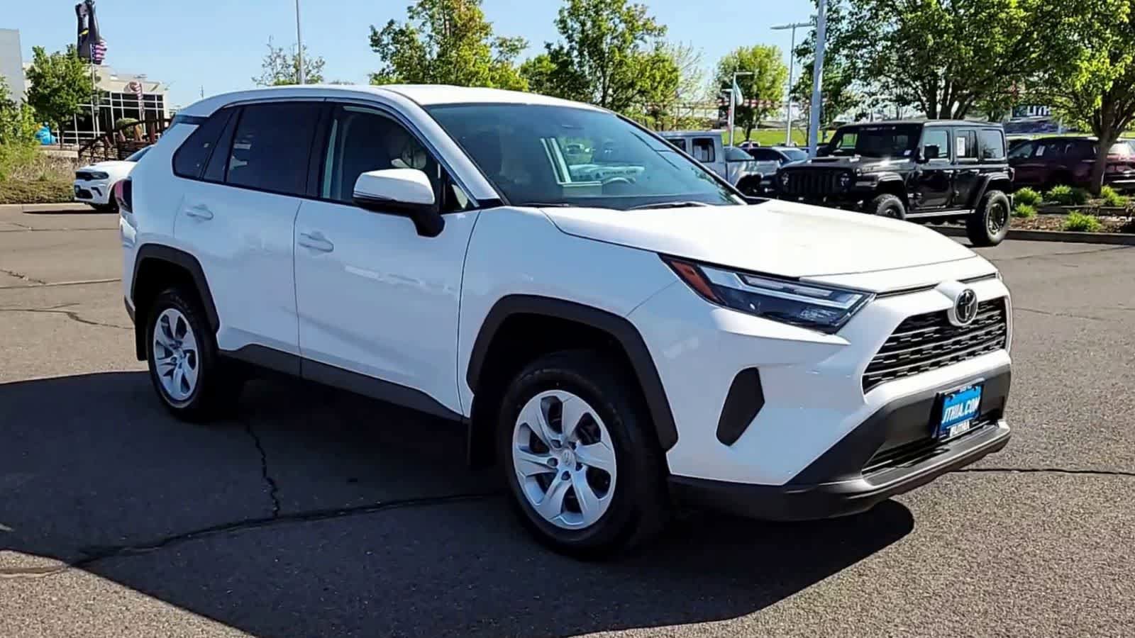 Used 2025 Toyota RAV4 LE AWD/4WD image 2