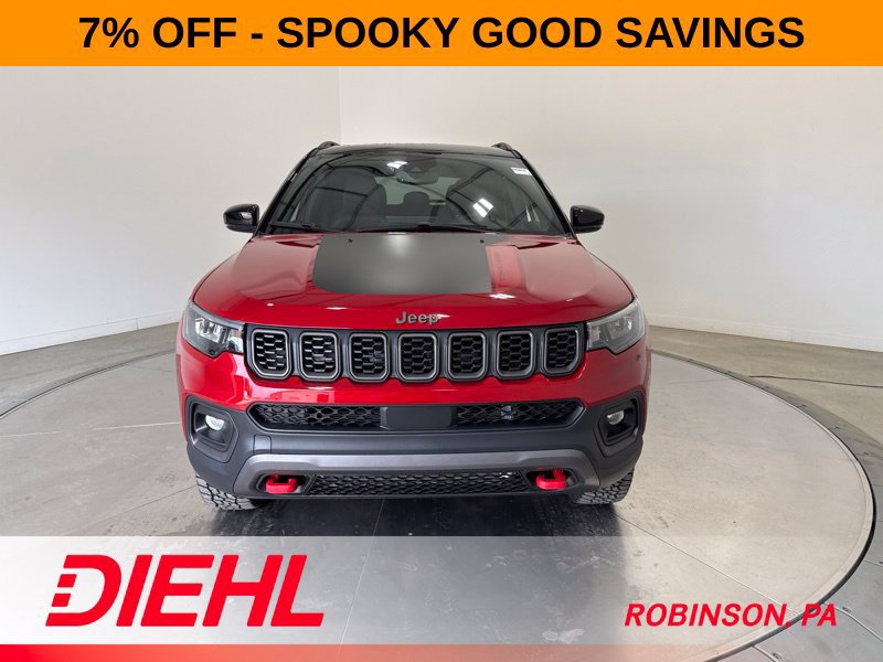 New 2026 Jeep Compass Trailhawk w/ Sun, Sound & Navigation Group AWD/4WD image 2