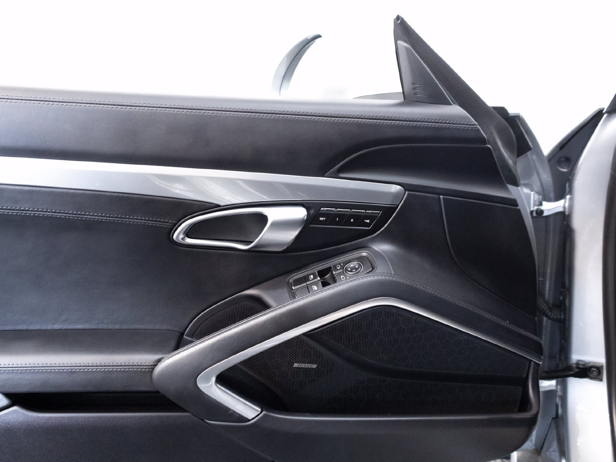 Certified 2024 Porsche 718 Cayman RWD image 29