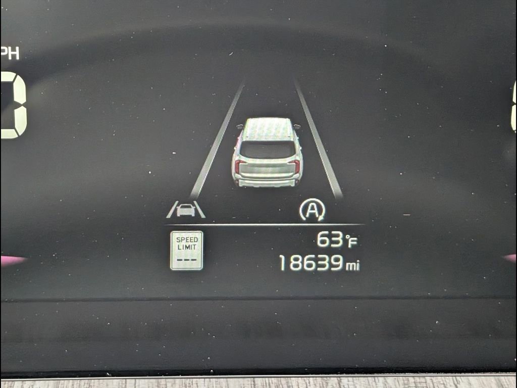 Used 2023 Kia Telluride EX w/ EX Captain's Chair Package image 10