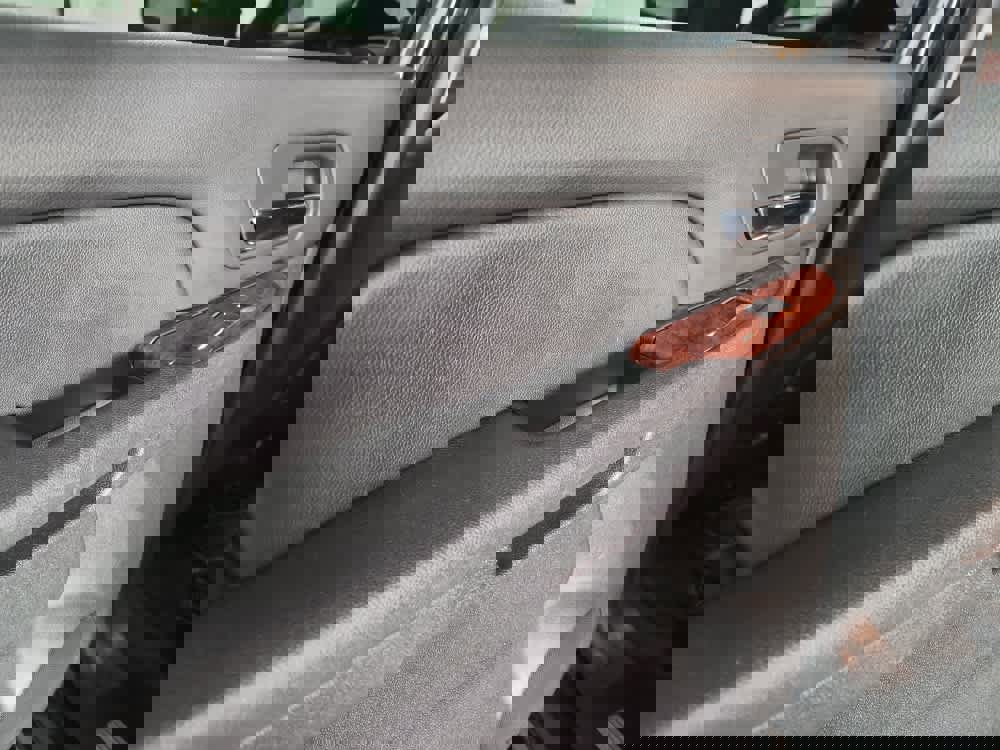 Used 2013 Chevrolet Avalanche LTZ image 38