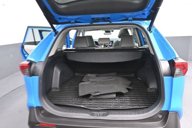 Used 2021 Toyota RAV4 XLE Premium AWD/4WD image 24