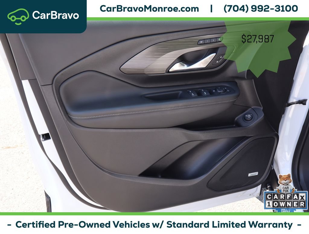 Certified 2024 GMC Terrain SLT w/ Infotainment Package II FWD image 18