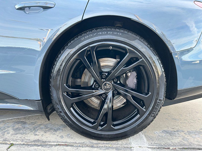 Used 2022 Audi e-tron GT Premium Plus image 34