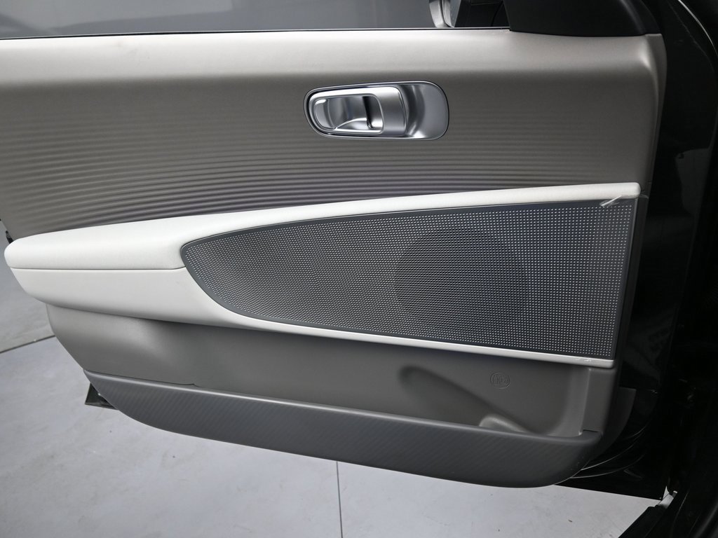 Used 2023 Hyundai Ioniq 6 SEL image 24