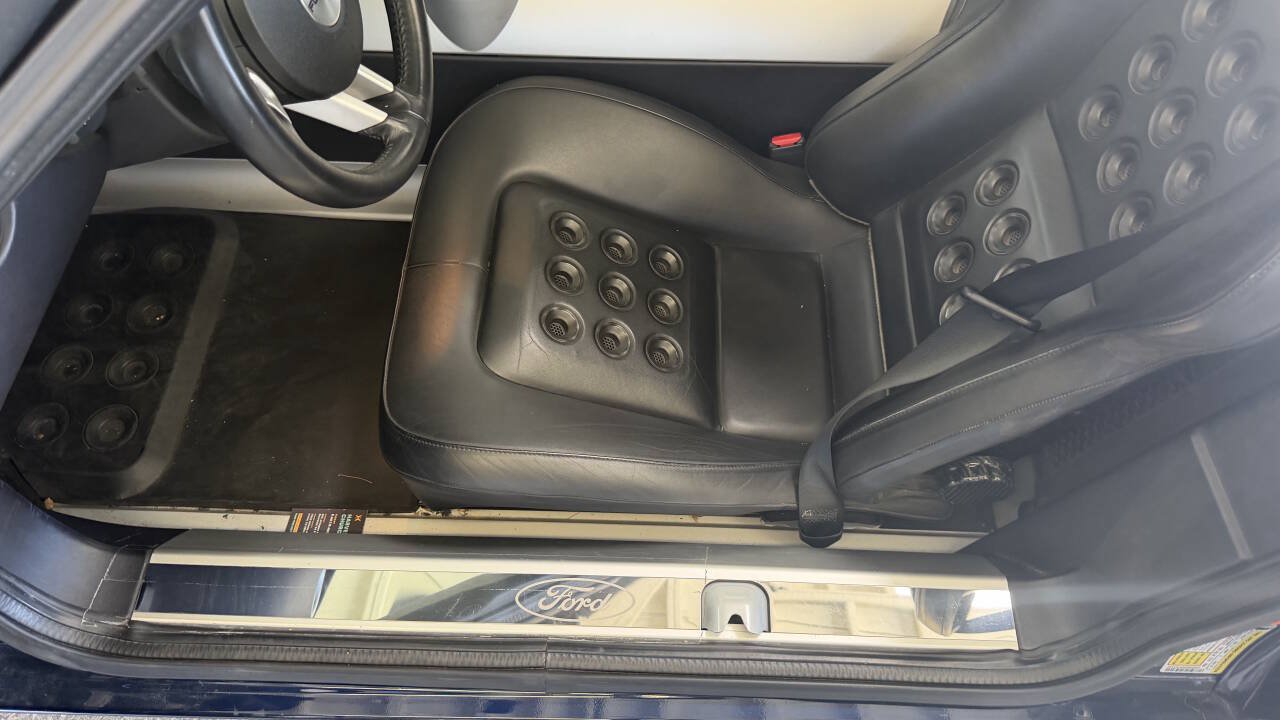 Used 2006 Ford GT RWD image 34