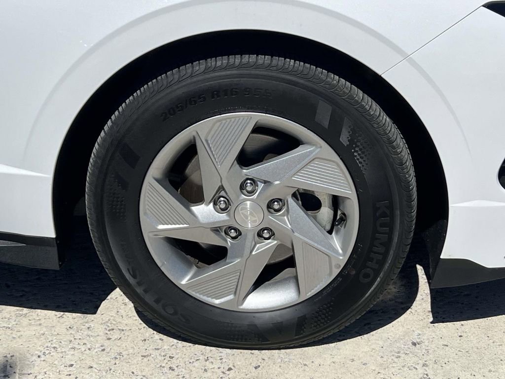 Certified 2025 Hyundai Sonata SE FWD image 9