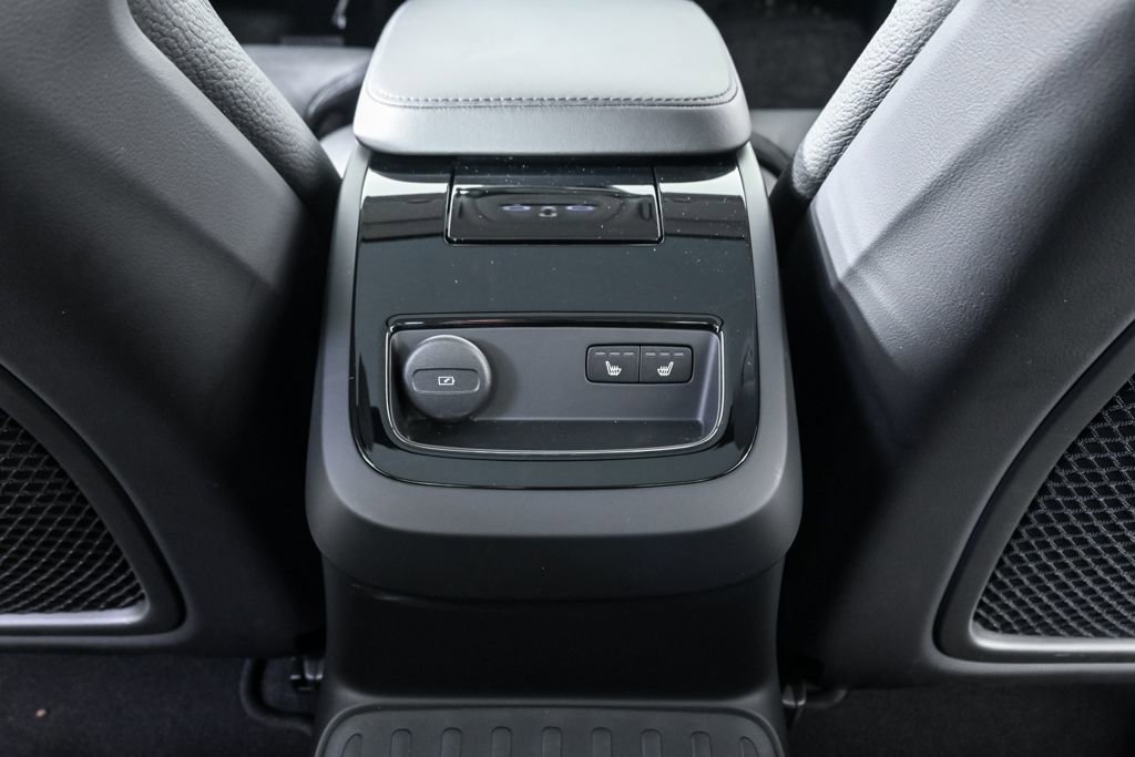 Certified 2025 Volvo S60 T8 Ultra AWD/4WD image 22