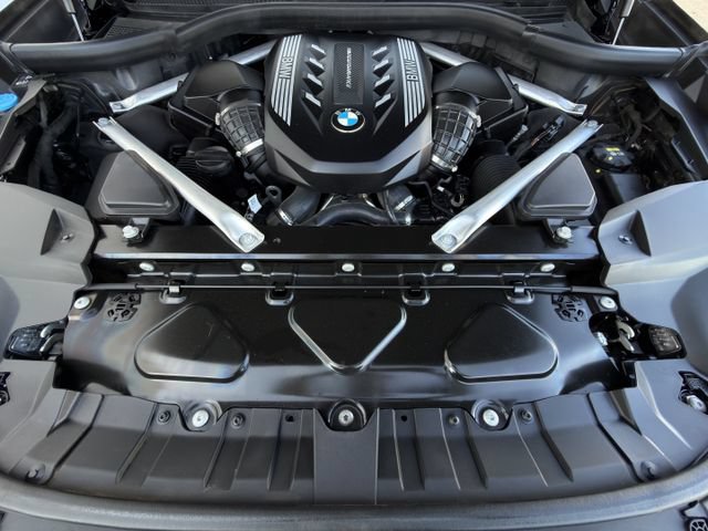 Used 2022 BMW X7 M50i AWD/4WD image 38