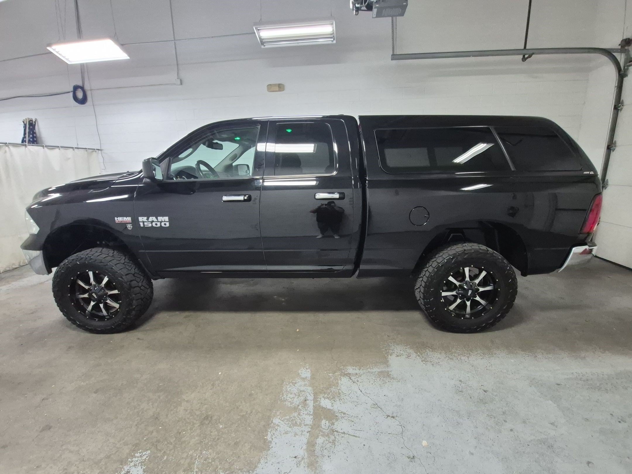 Used 2014 RAM 1500 Classic SLT AWD/4WD image 10