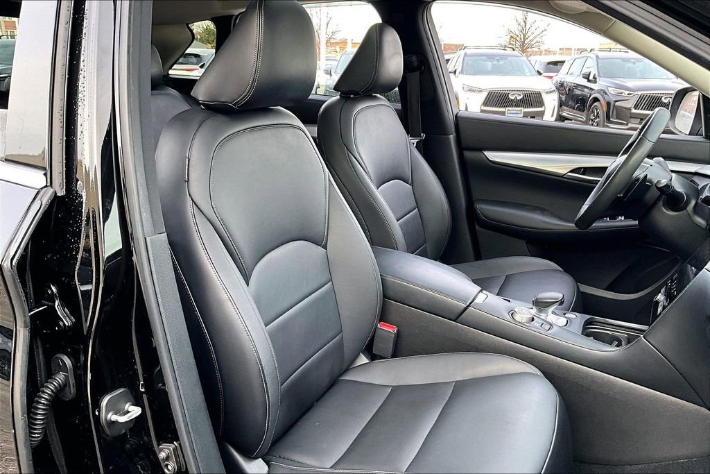 Certified 2019 INFINITI QX50 Luxe w/ Navigation Package FWD image 28