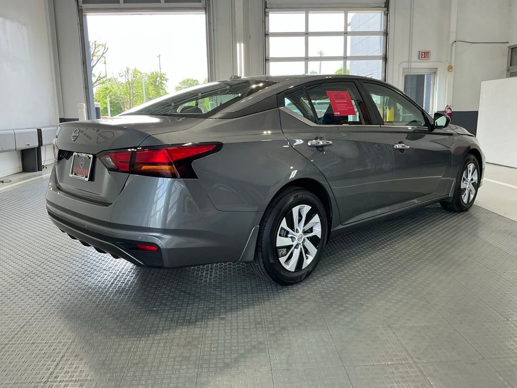 Used 2025 Nissan Altima 2.5 S FWD image 23