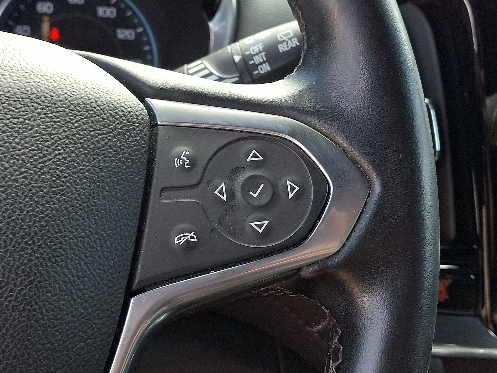 Used 2023 Chevrolet Traverse LT AWD/4WD image 21