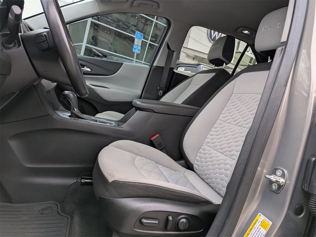 Used 2019 Chevrolet Equinox LT image 2
