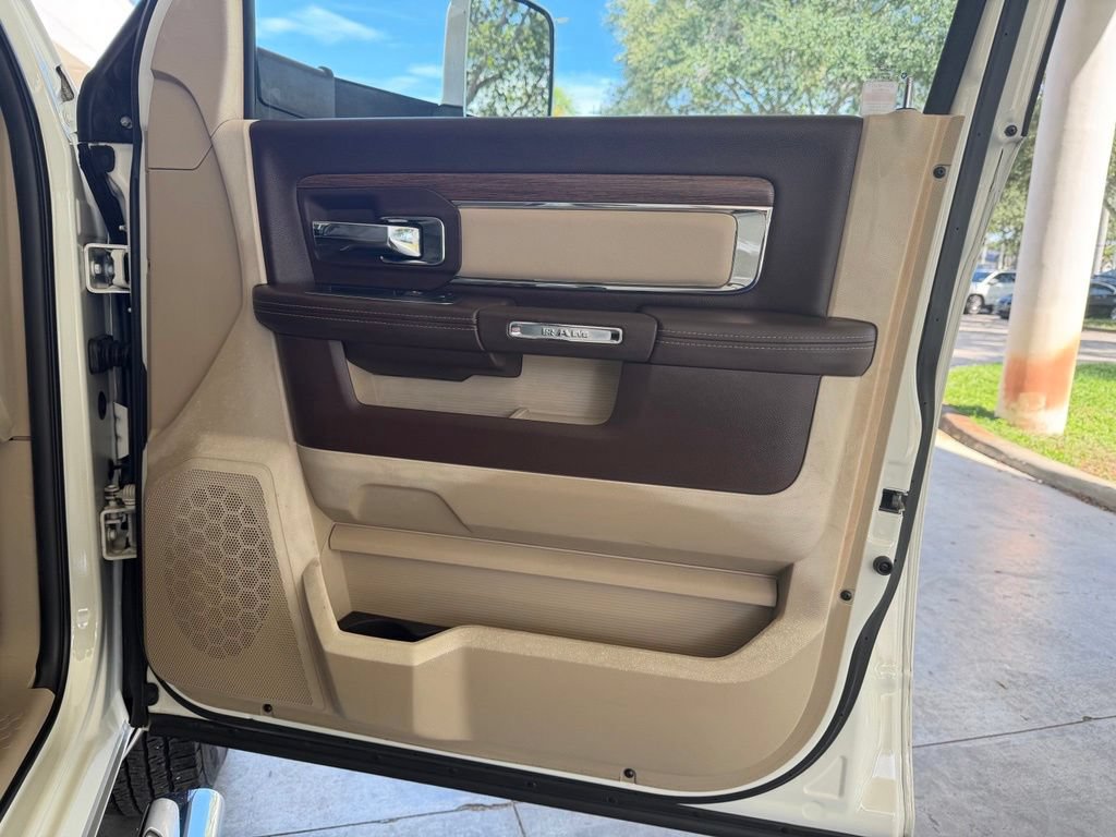 Used 2018 RAM 3500 Laramie RWD image 31
