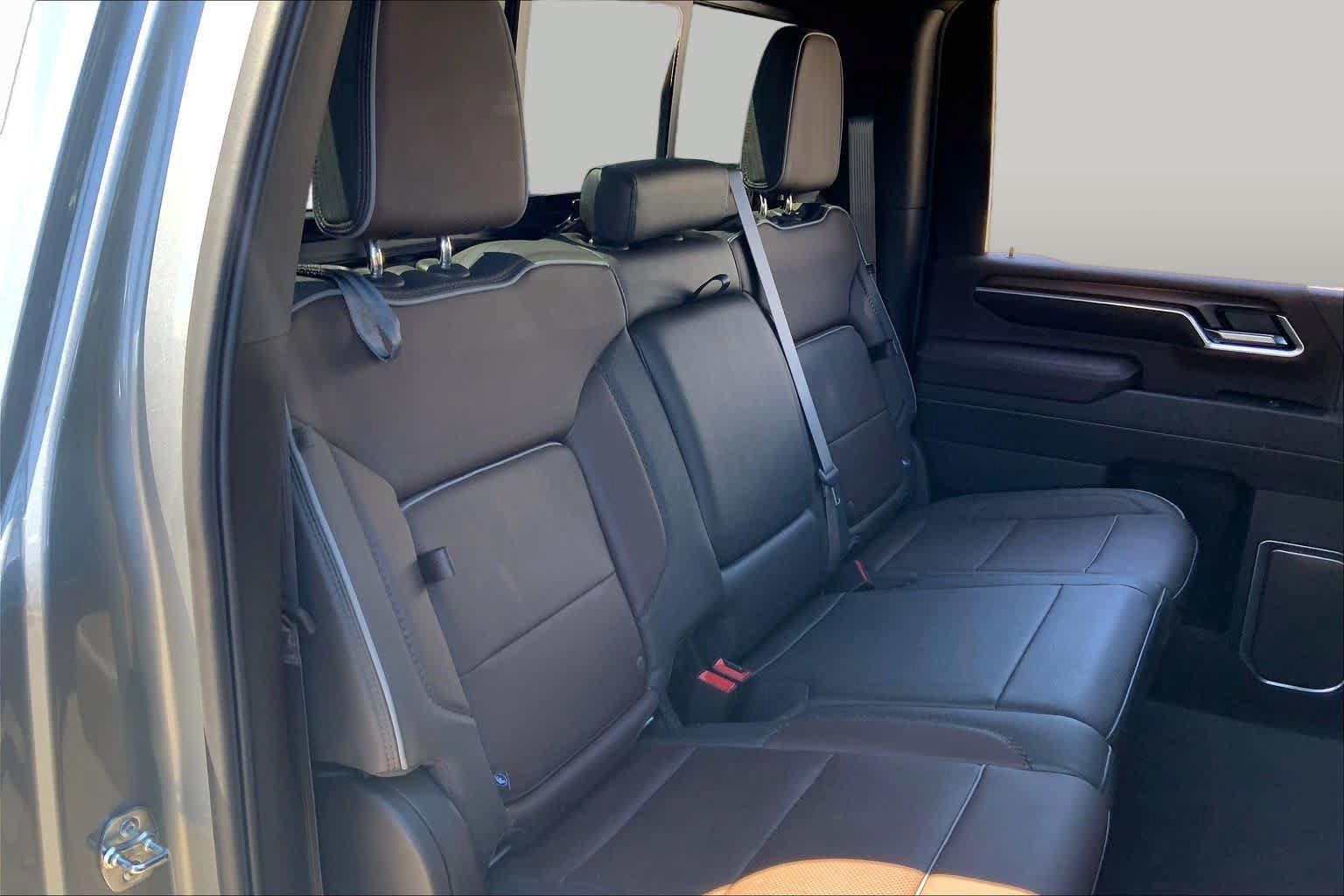 Used 2025 GMC Sierra 2500 Denali w/ Denali Reserve Package AWD/4WD image 19