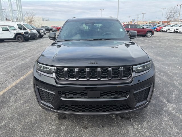 New 2026 Jeep Grand Cherokee Altitude AWD/4WD image 9