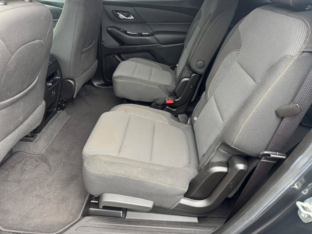 Used 2019 Chevrolet Traverse LT FWD image 6