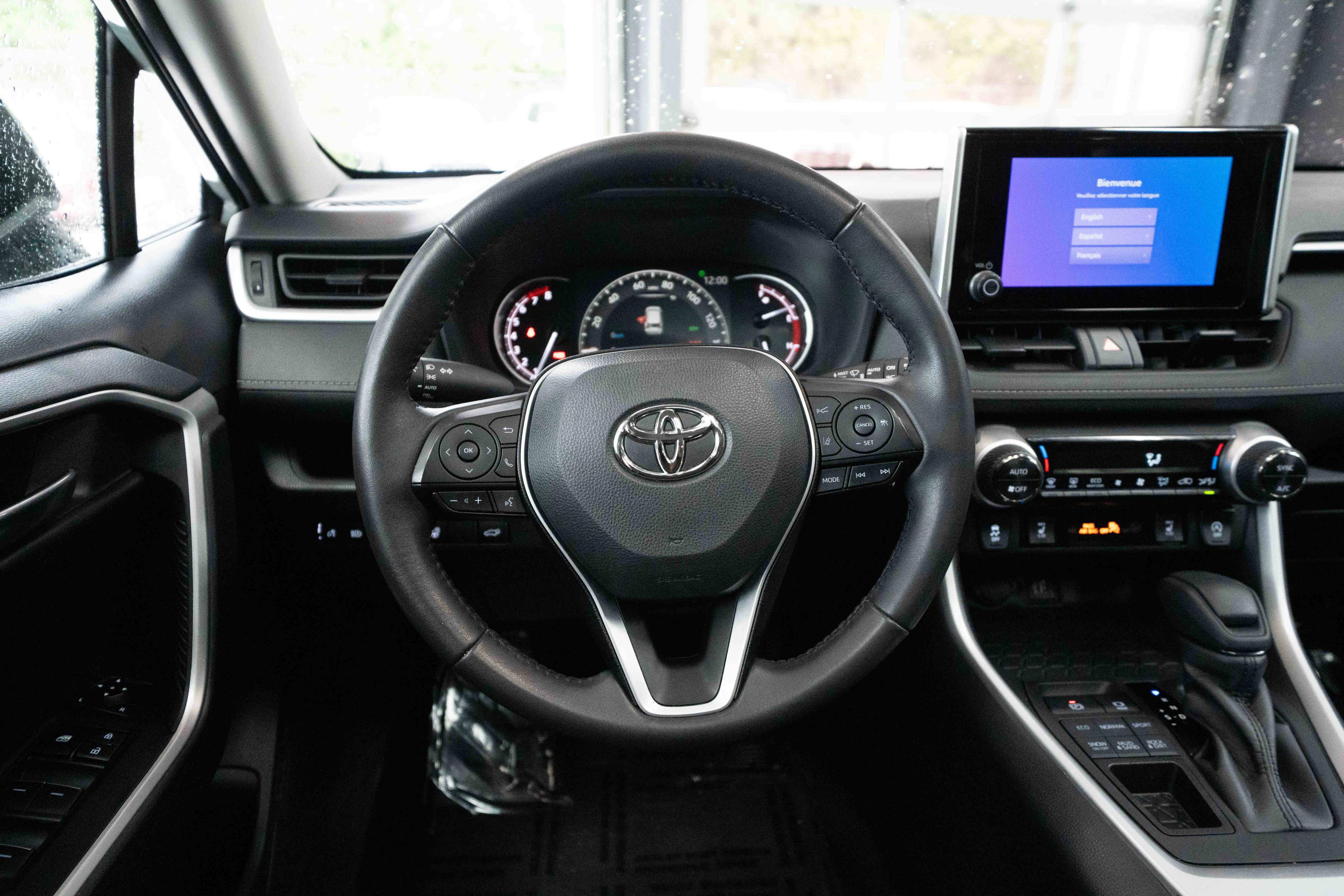 Used 2023 Toyota RAV4 XLE w/ Convenience Package AWD/4WD image 21