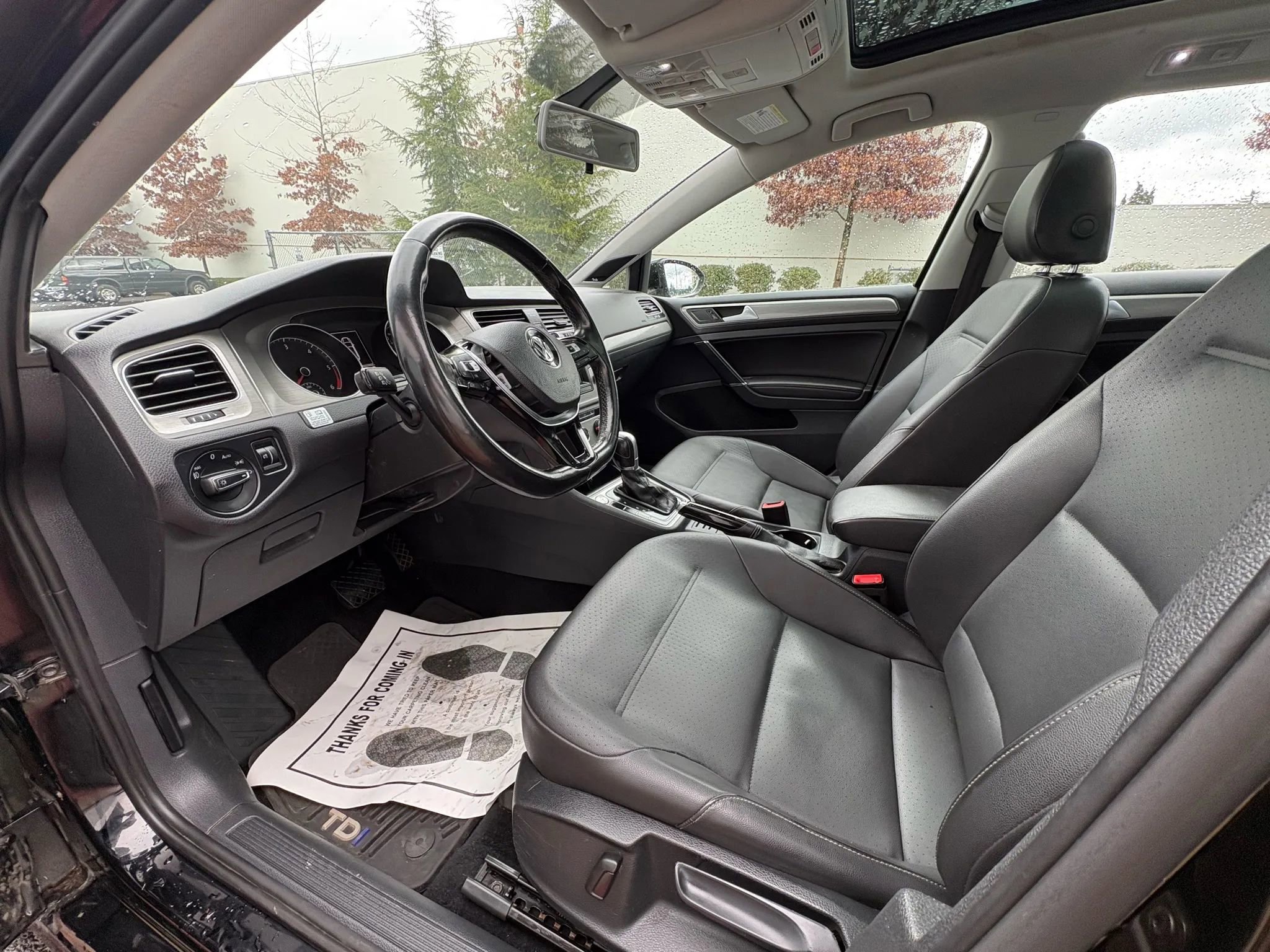 Used 2015 Volkswagen Golf TDI SE image 11