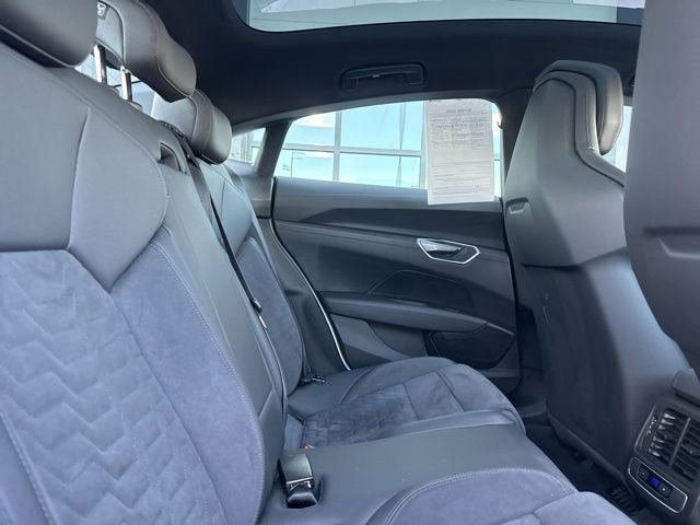 Used 2022 Audi e-tron GT Premium Plus image 15