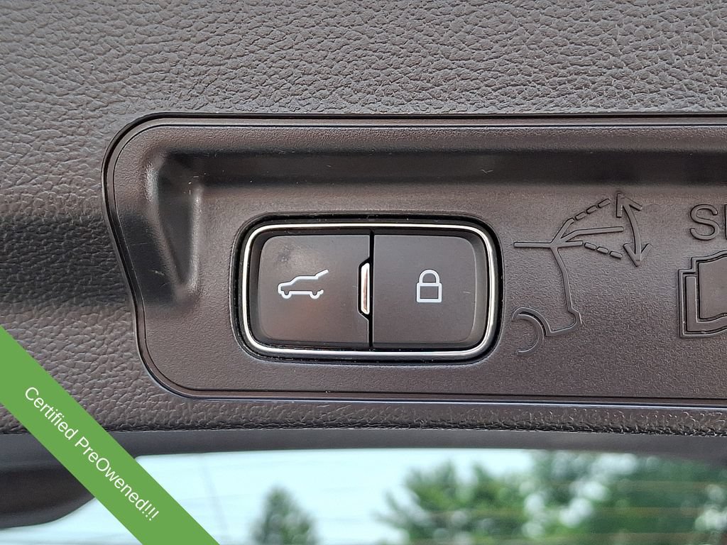 Used 2023 Ford Explorer XLT w/ Equipment Group 202A AWD/4WD image 28