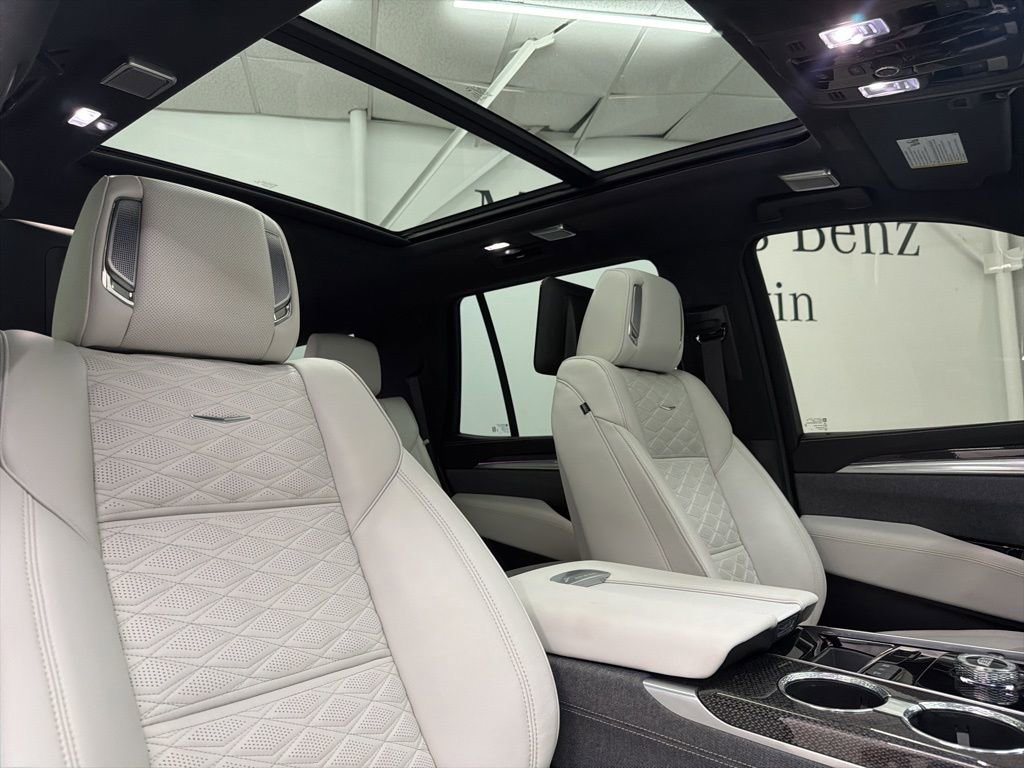Used 2025 Cadillac Escalade V w/ LPO, Floor Liner Package AWD/4WD image 32