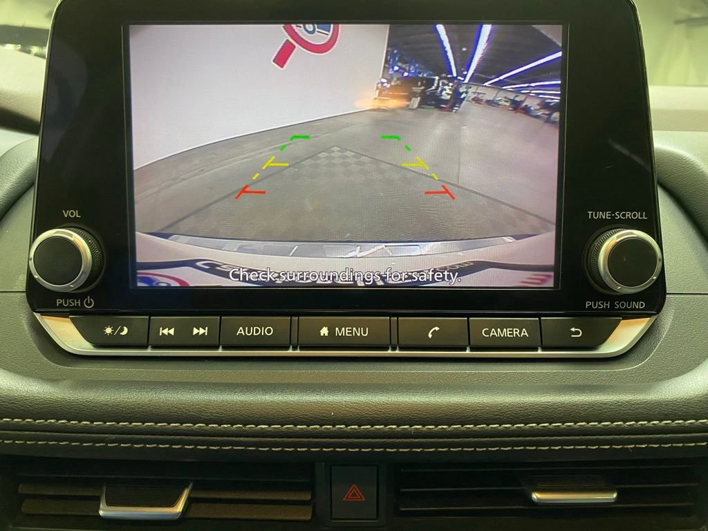 Used 2023 Nissan Rogue SV image 39