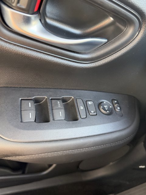 Used 2024 Honda HR-V LX image 37