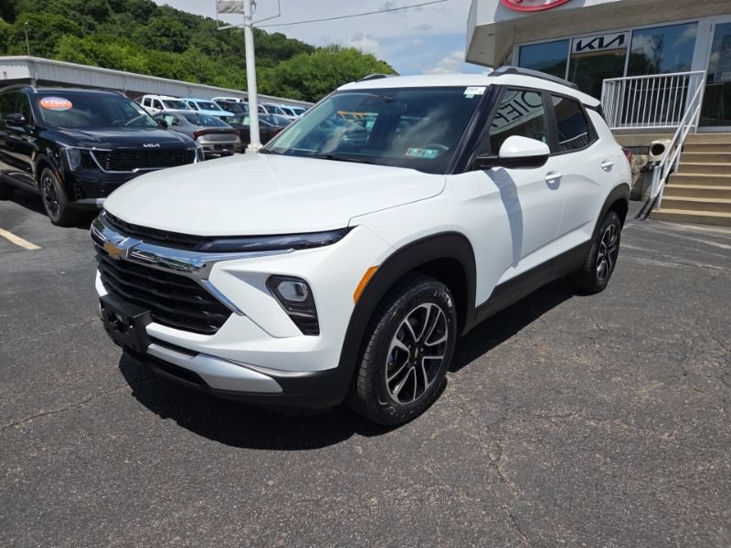 Used 2025 Chevrolet TrailBlazer LT AWD/4WD video 3