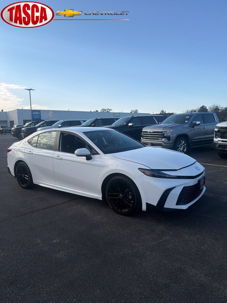Used 2025 Toyota Camry SE