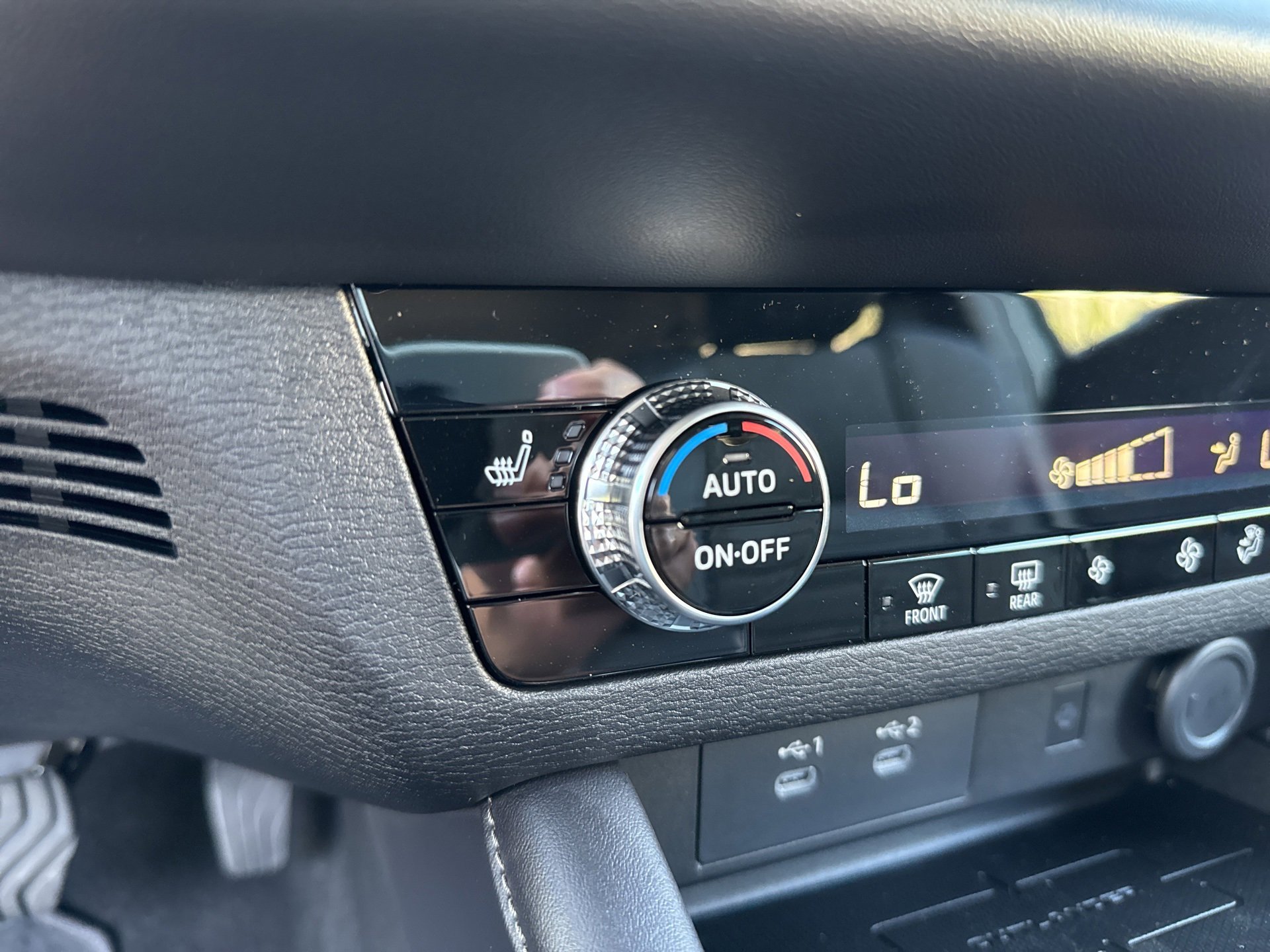 New 2025 Mitsubishi Outlander SE image 7