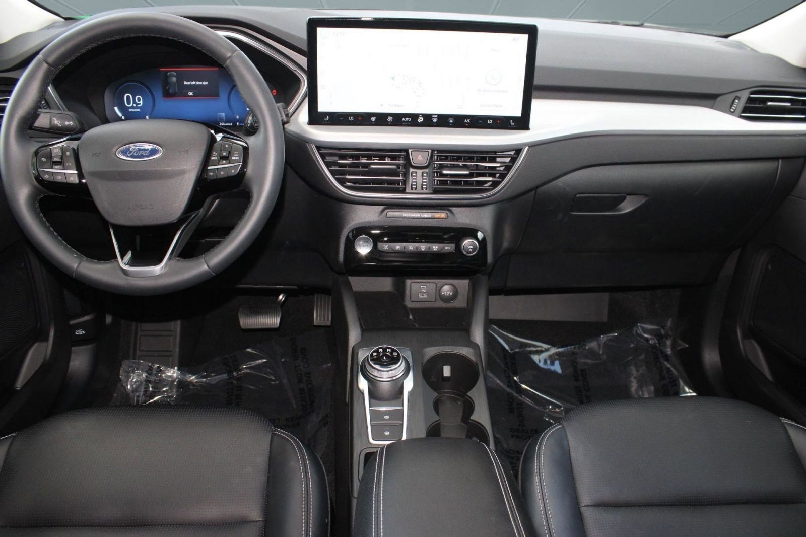 Used 2023 Ford Escape Platinum image 16