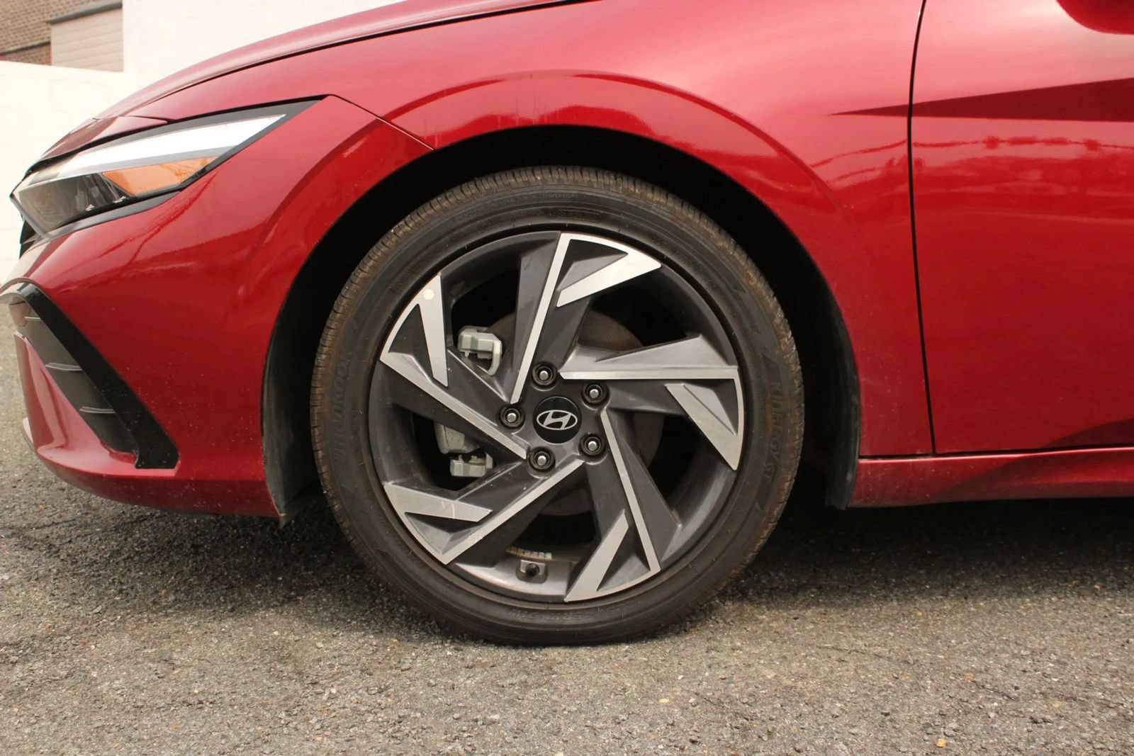 Used 2025 Hyundai Elantra Limited FWD image 10