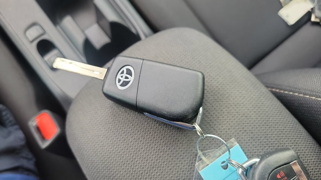 Used 2023 Toyota Corolla LE FWD image 22