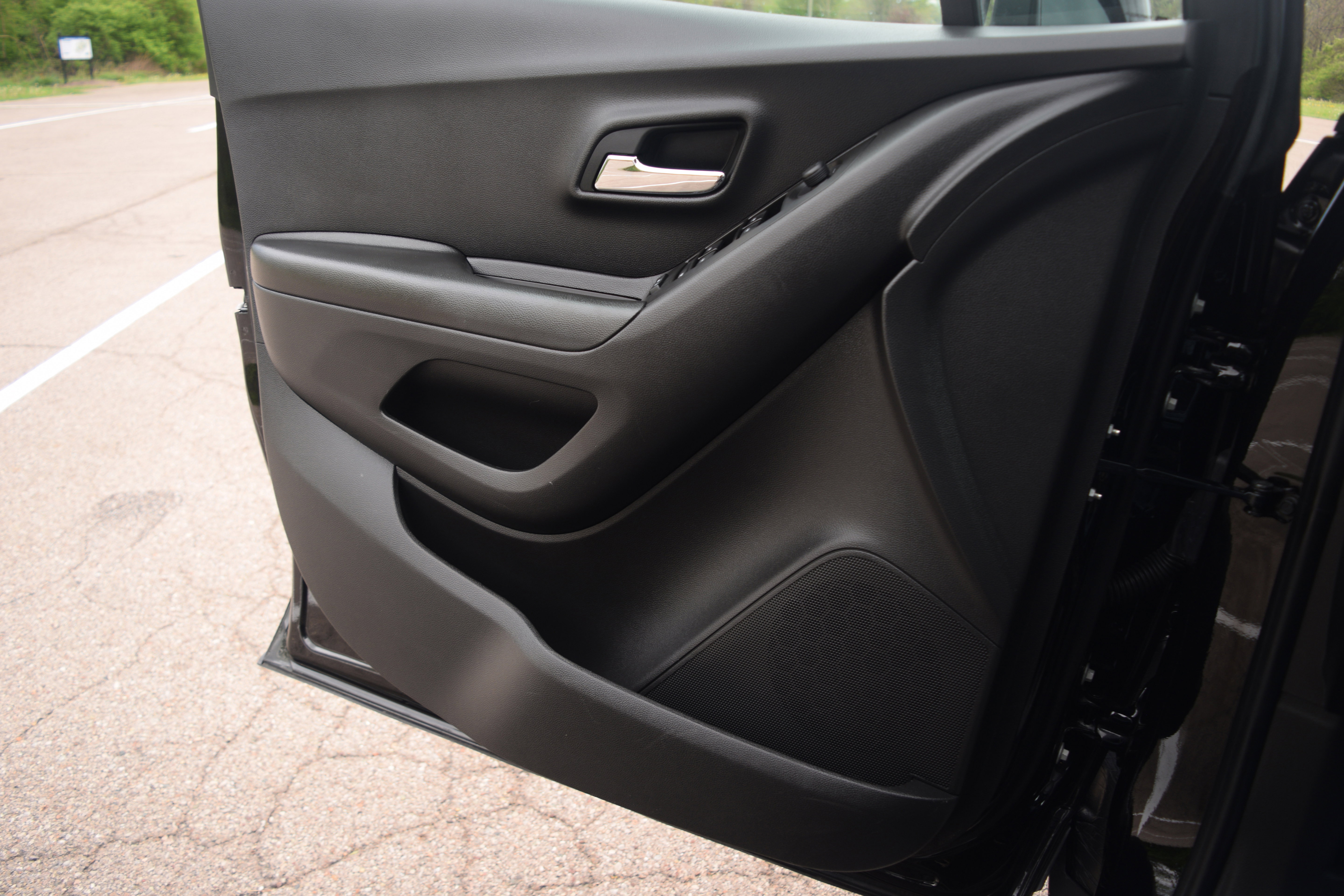 Used 2022 Chevrolet Trax LT w/ Midnight Edition image 18