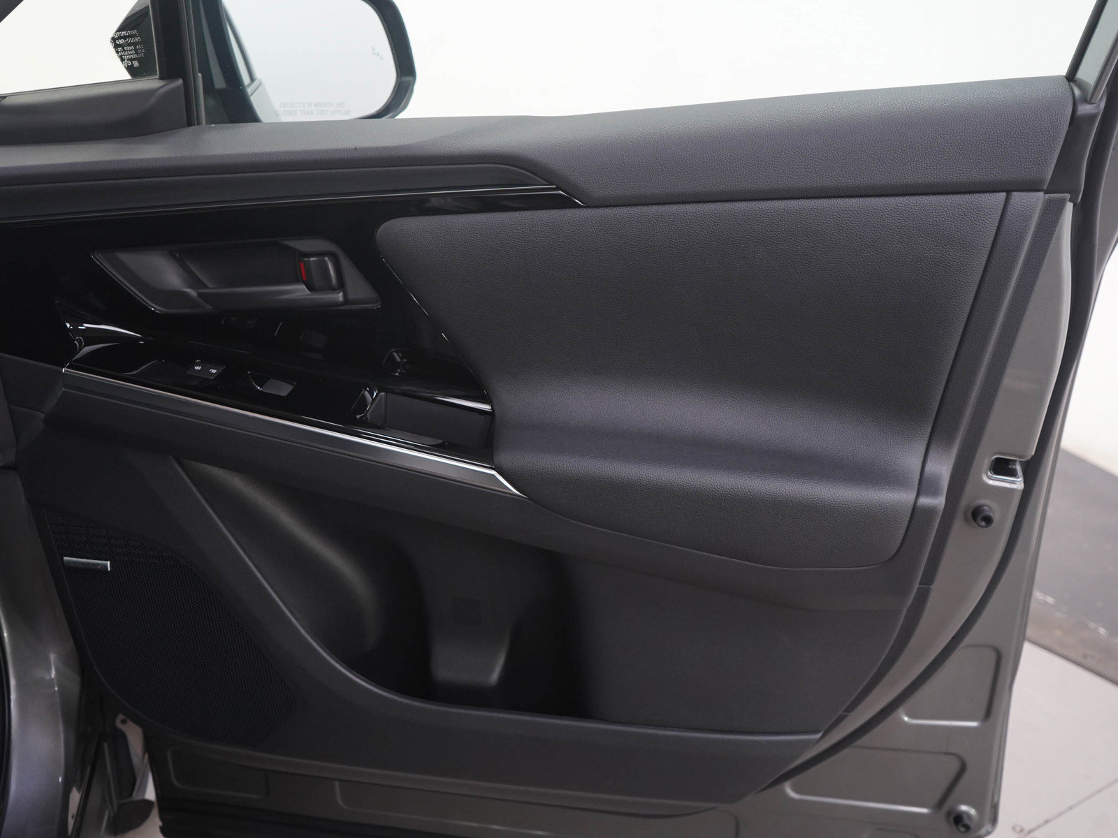 Used 2023 Subaru Solterra AWD image 12