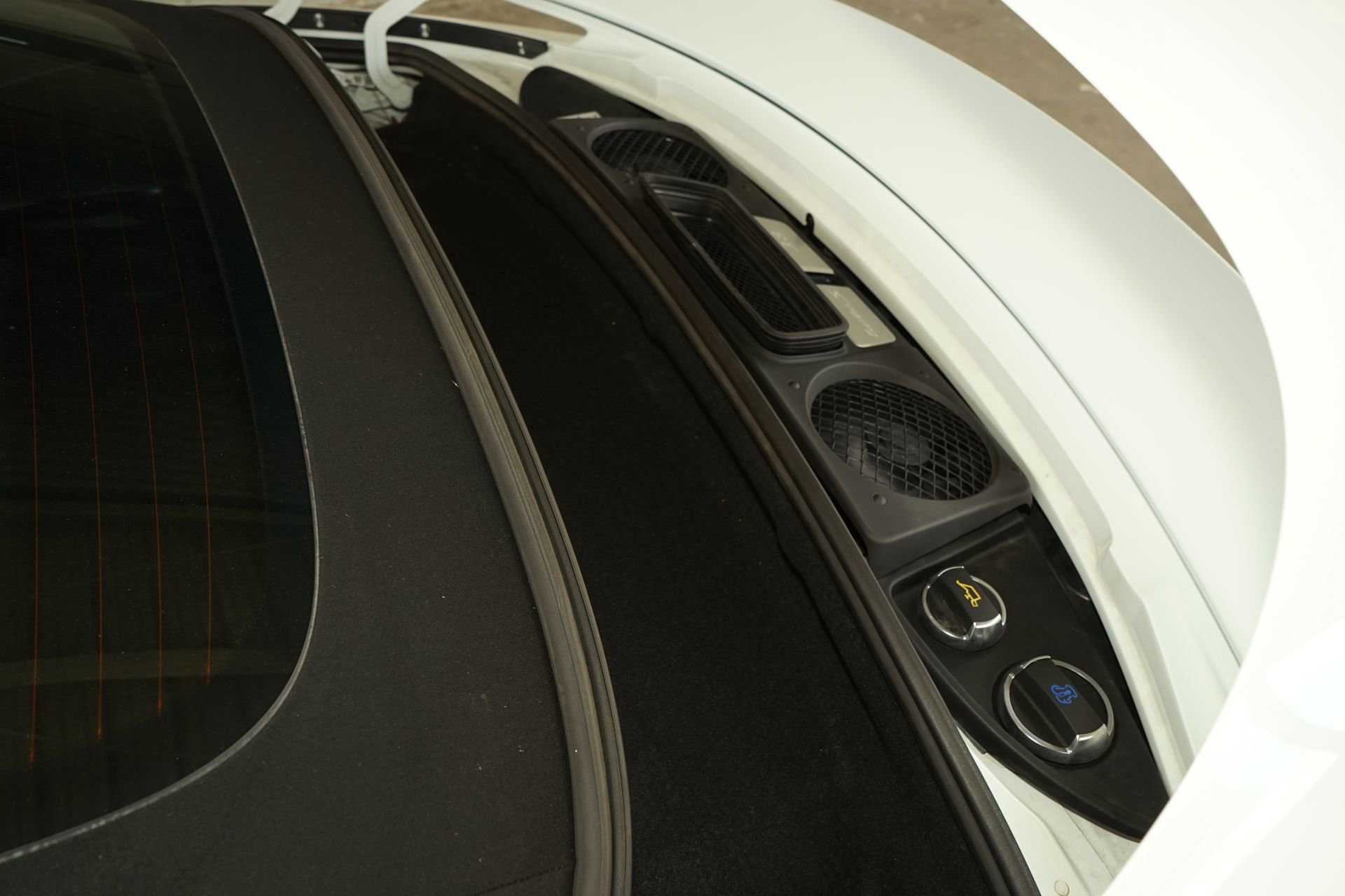 Used 2018 Porsche 911 Turbo S image 30