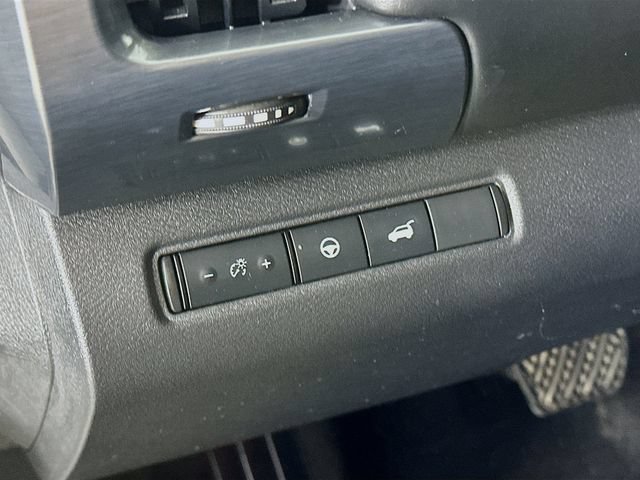 Used 2022 Nissan Pathfinder SL AWD/4WD image 25