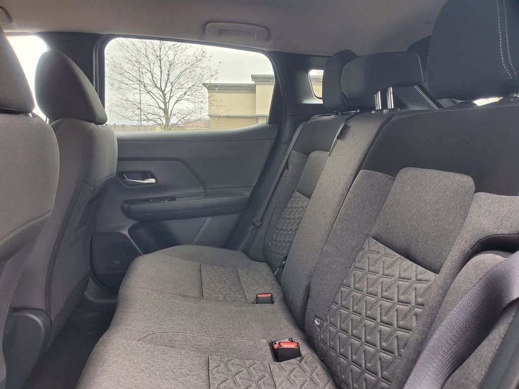 Used 2025 Nissan Kicks SV image 30