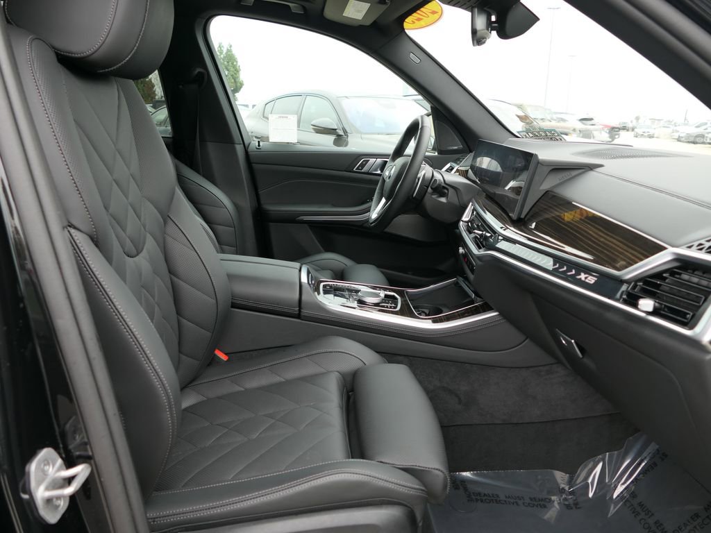 Used 2025 BMW X5 xDrive40i w/ Premium Package image 26