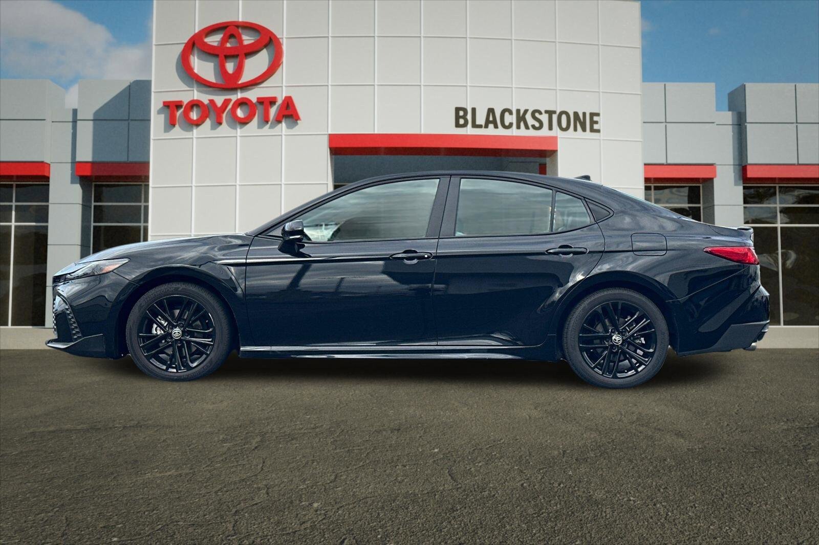 Certified 2025 Toyota Camry SE FWD image 6