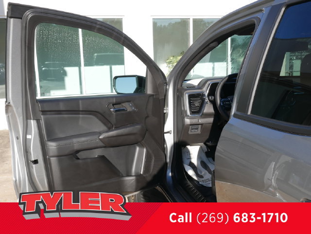 Used 2024 GMC Canyon Elevation w/ Elevation Premium Package AWD/4WD image 18