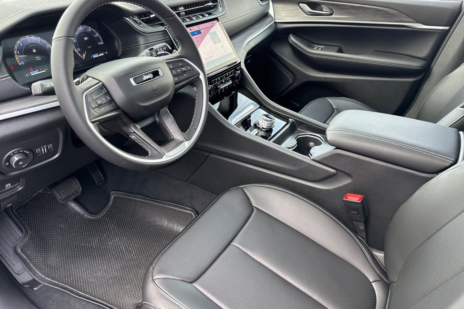 New 2025 Jeep Grand Cherokee Limited w/ Luxury Tech Group II image 12