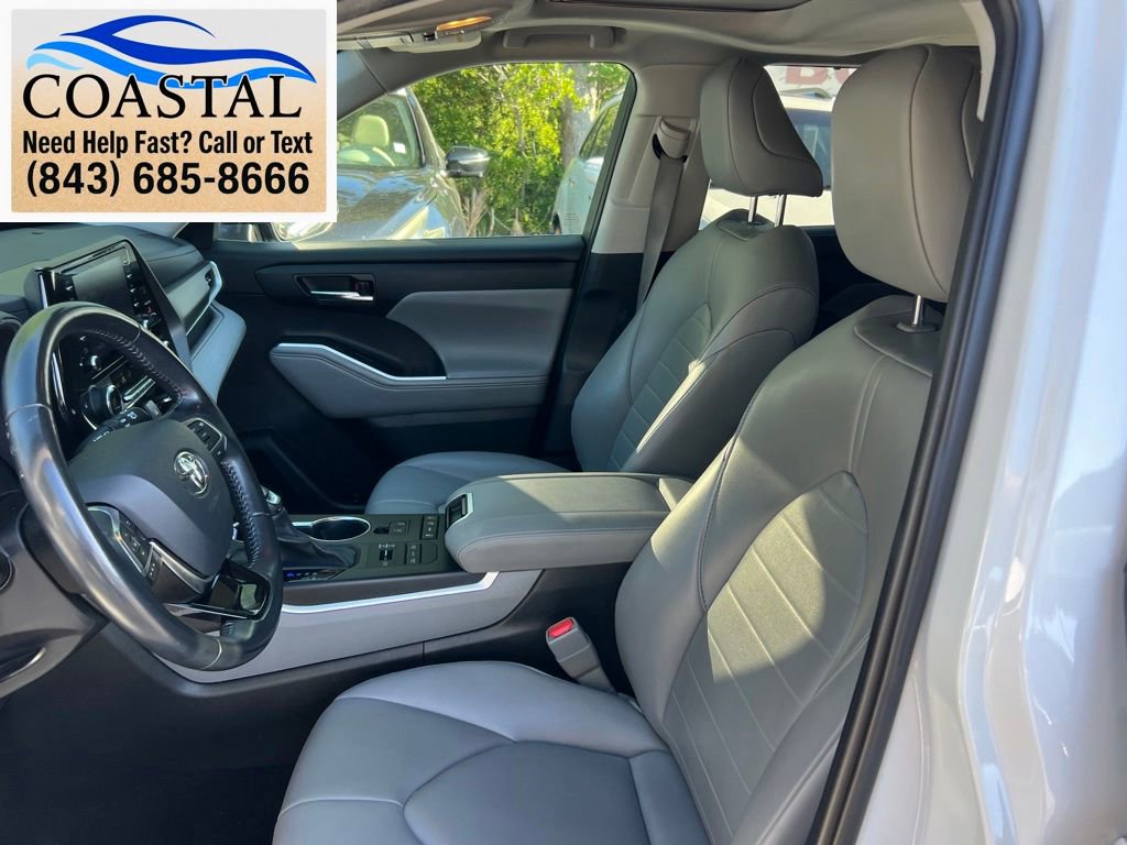 Used 2021 Toyota Highlander XLE AWD/4WD image 10