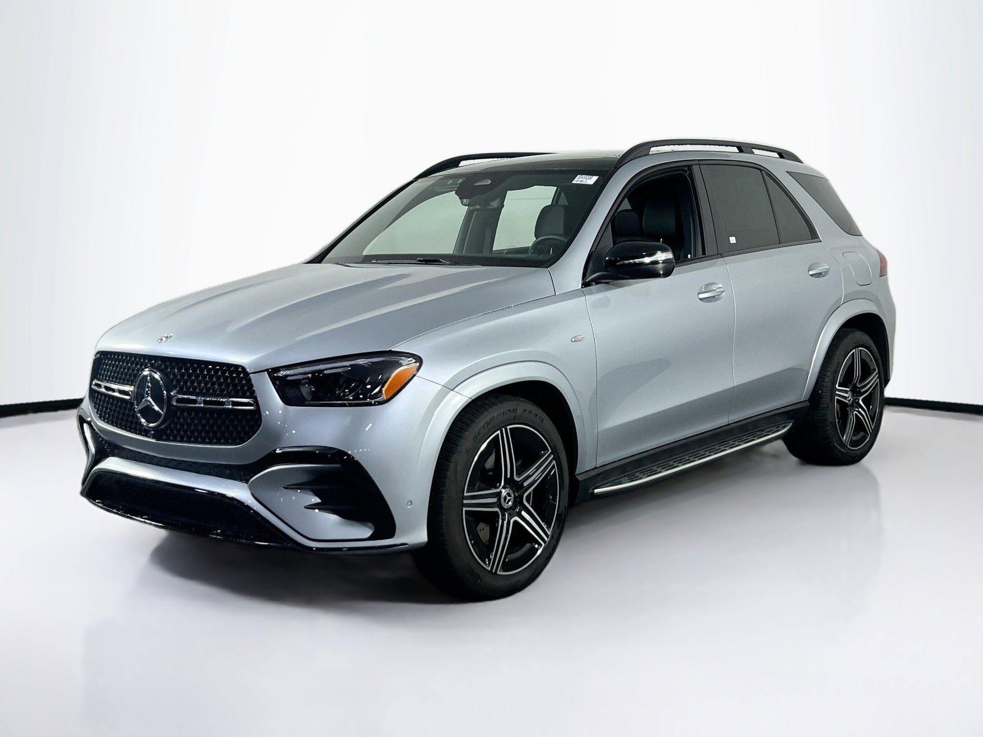 Used 2025 Mercedes-Benz GLE 450e 4MATIC image 1