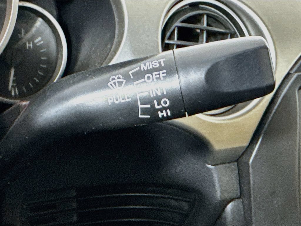 Used 2012 MAZDA MX-5 Miata Grand Touring RWD image 13