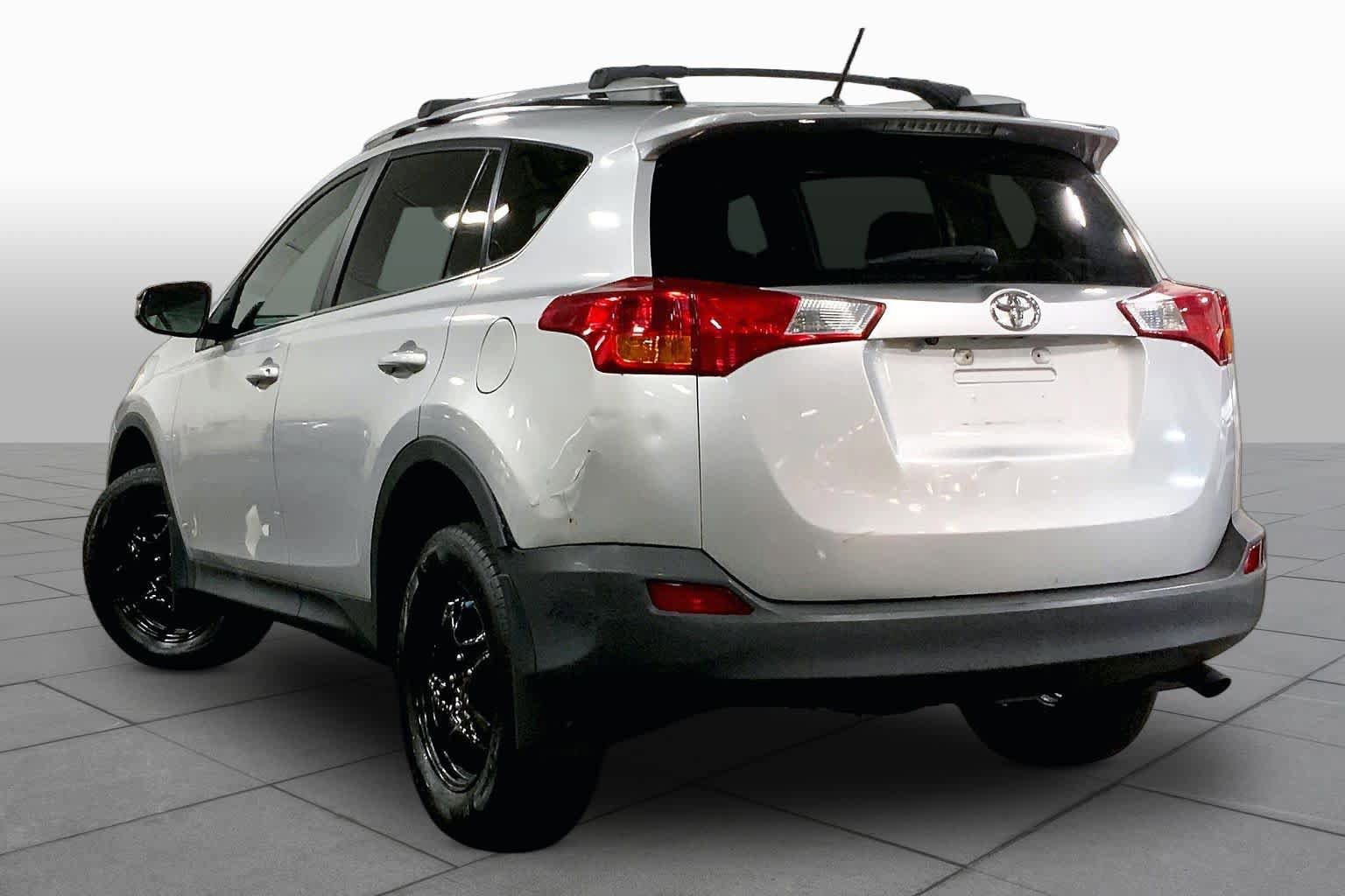 Used 2013 Toyota RAV4 LE AWD/4WD image 12