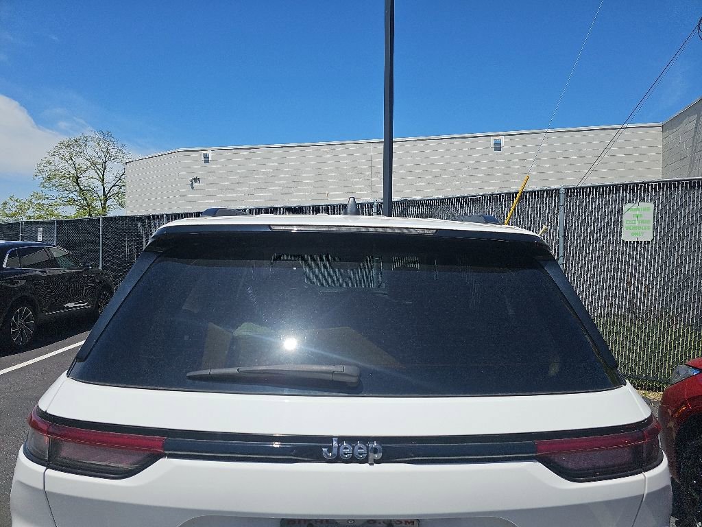 Used 2022 Jeep Grand Cherokee Limited AWD/4WD image 6